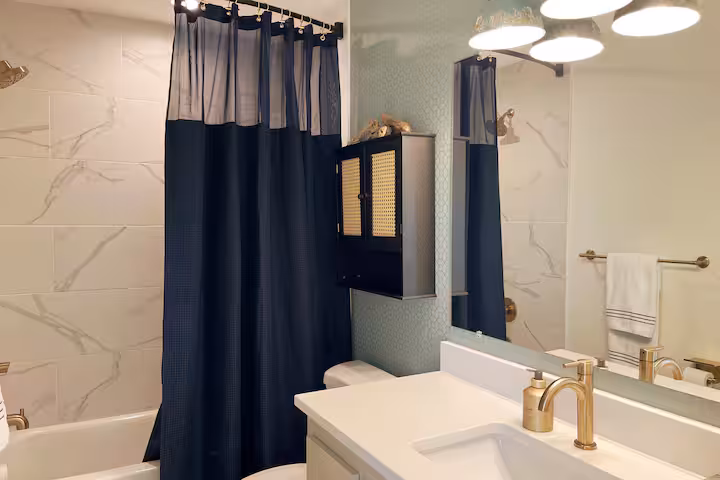 Second bathroom view
